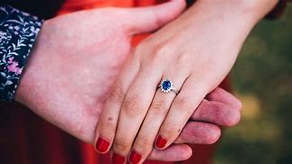 Cincin Putih Permata Biru